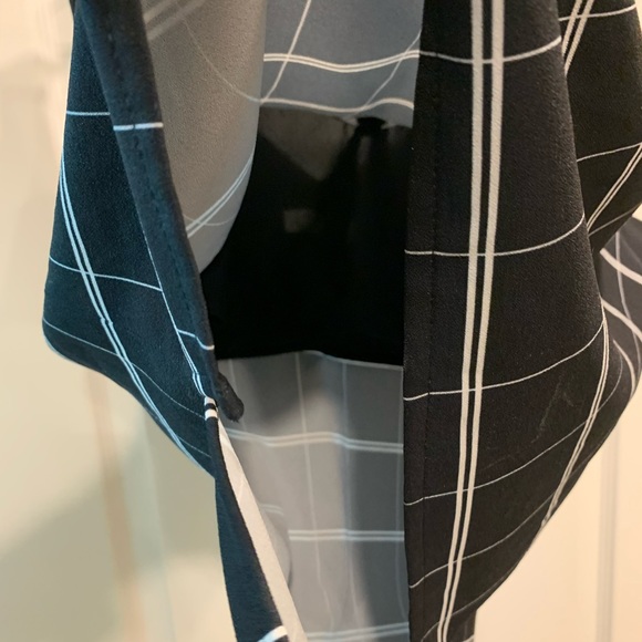 Grid Pattern Navy Cami - Picture 4 of 9